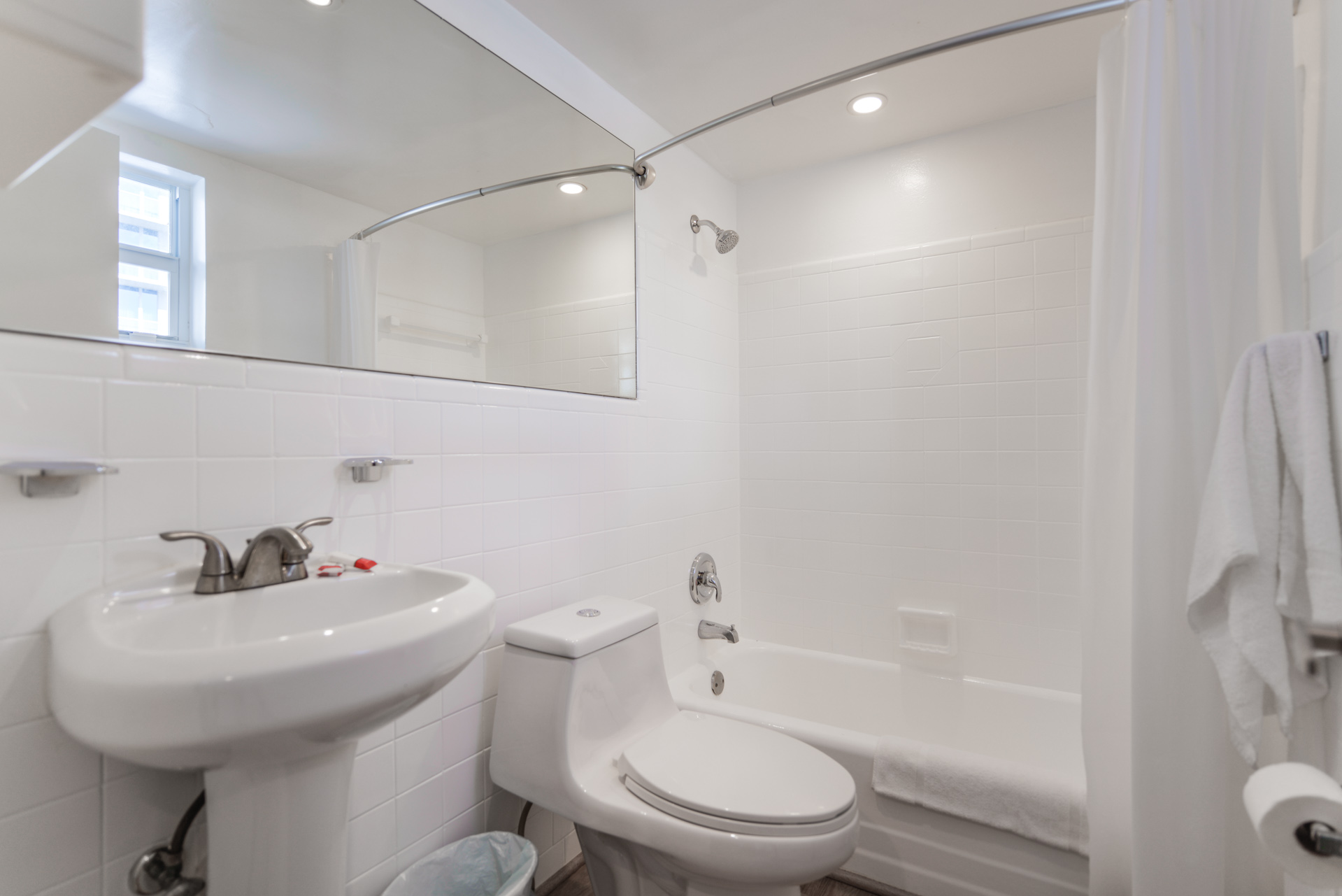 RE The Mariner Hotel, apt